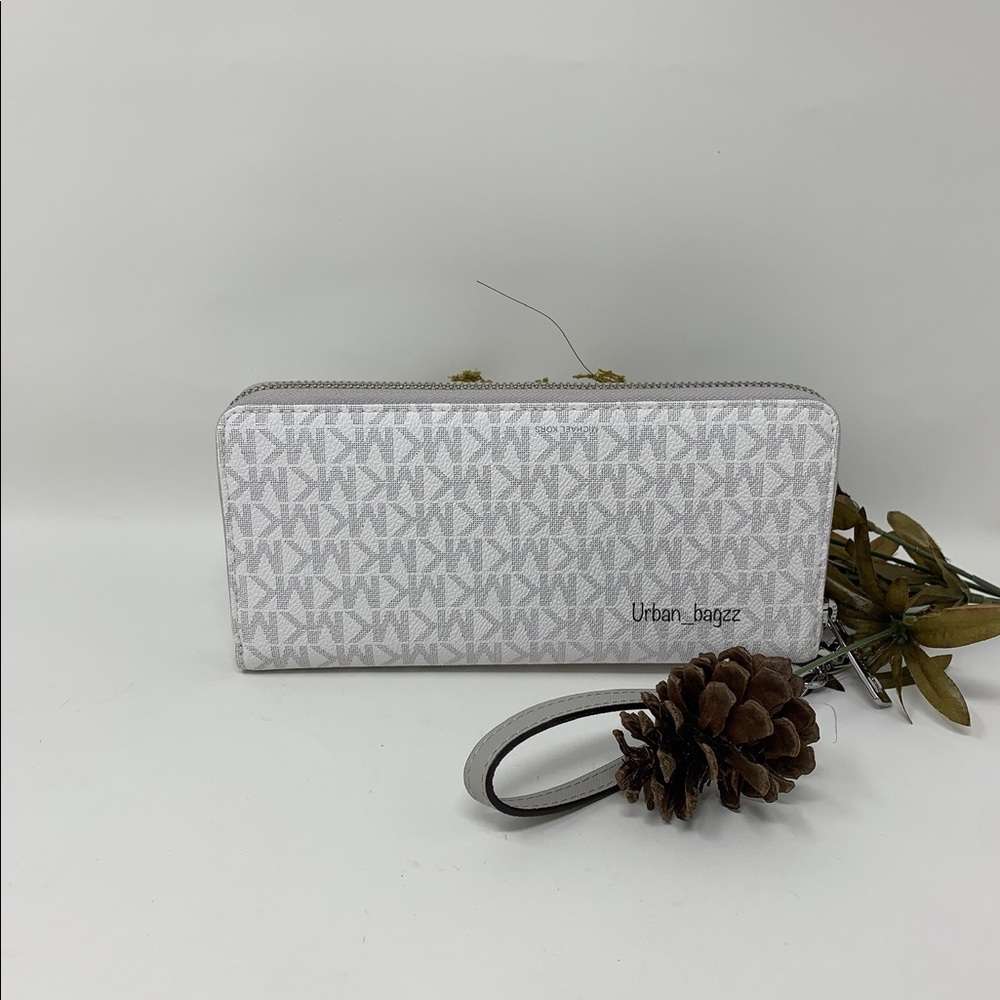Michael Kors JST Large Zip Wallet - Picture 3 of 9